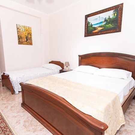 Erla'S Apartment Тирана Екстериор снимка