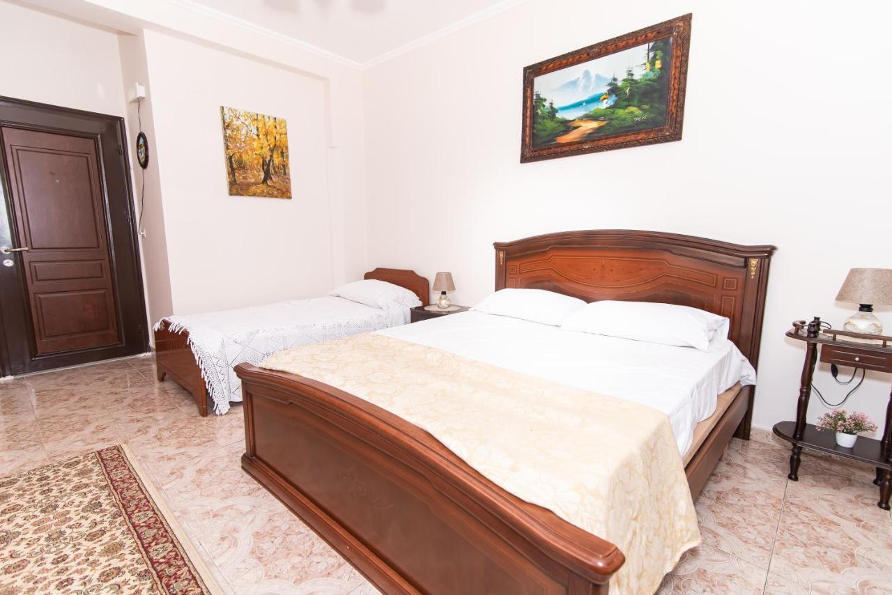 Erla'S Apartment Тирана Екстериор снимка